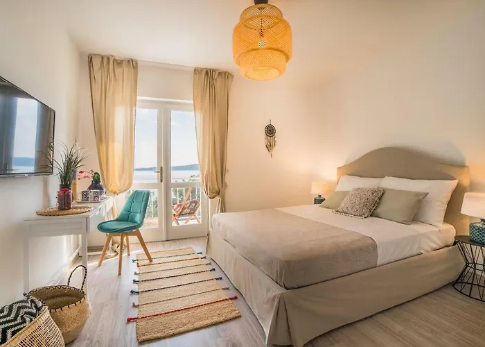 Astra Affittacamere 4*